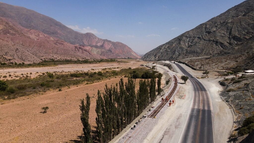 Quebrada de Humahuaca tren solar