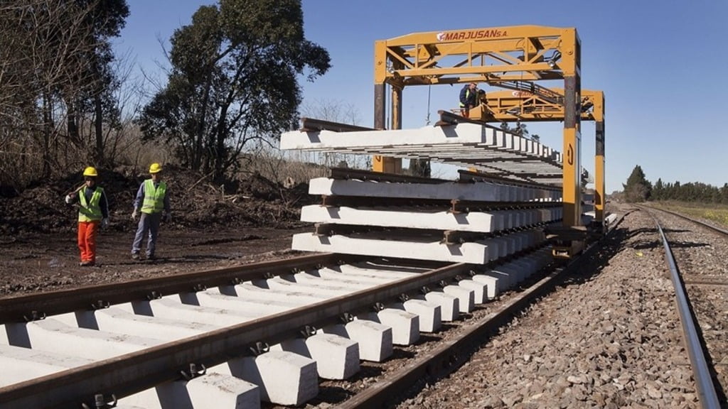 Añelo, vía ferroviaria