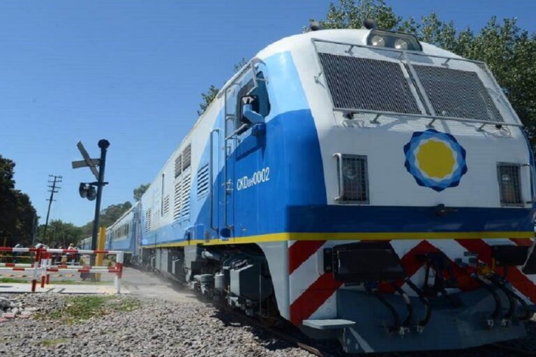 tren a Tucumán