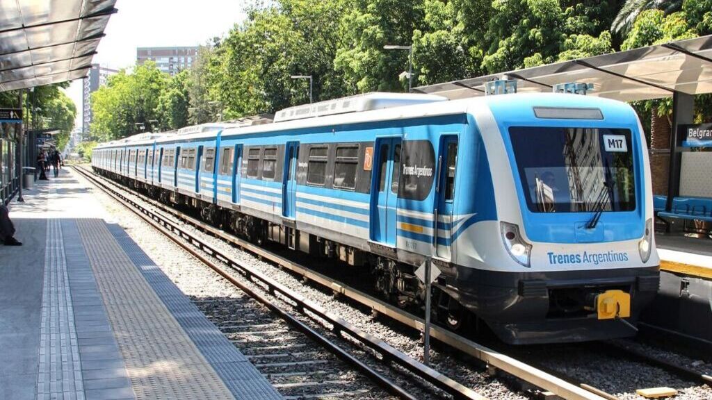 Tren, transporte público, subas