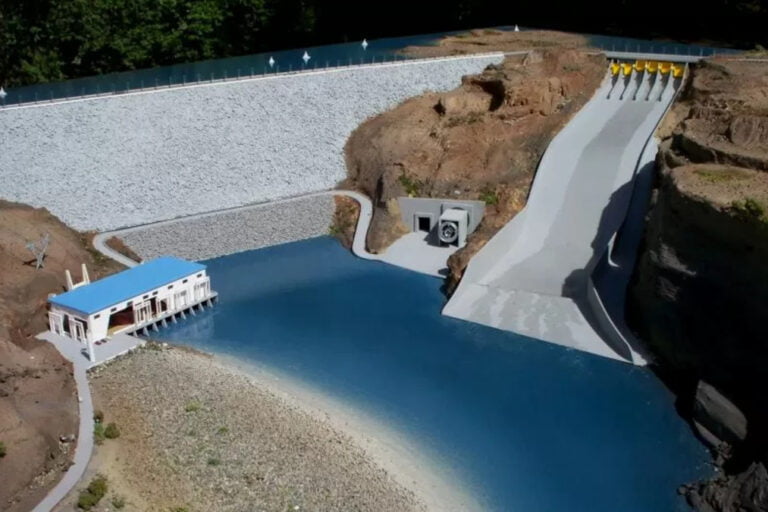Represas hidroeléctricas, Neuquén, energías renovables