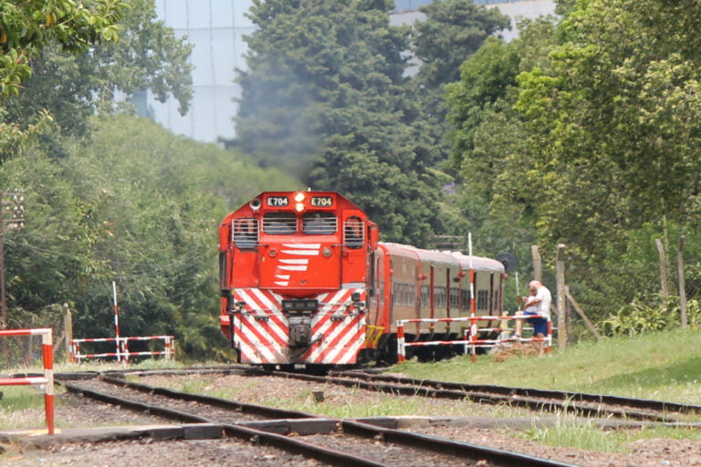 Linea Belgrano Norte, NOA, Trenes Argentinos, Accesos ferroviarios