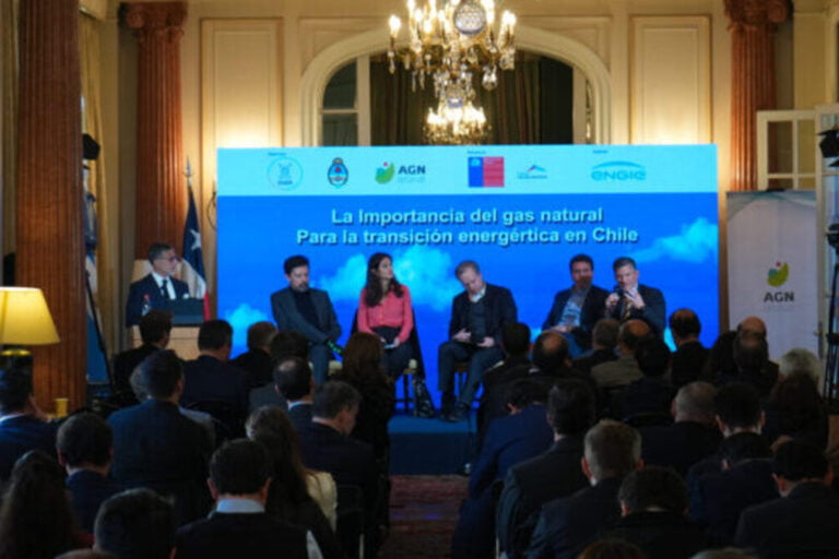 Chile, Oleoducto trasandino, gas natural