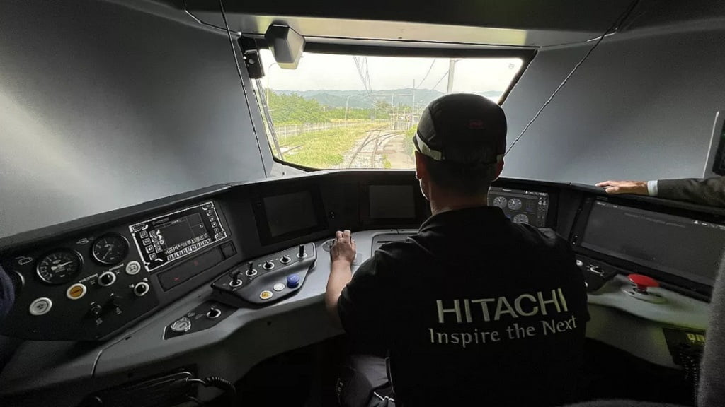 Tren trihíbrido