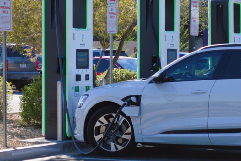 electromovilidad auto eléctrico carga