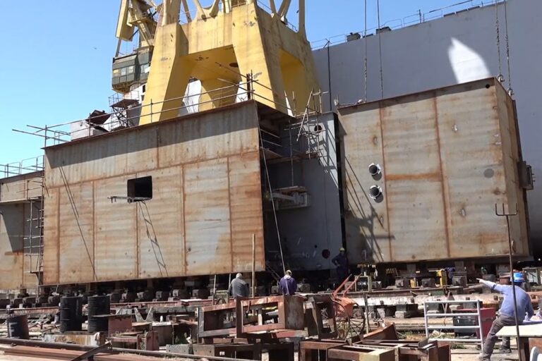 Terminales portuarias, Puerto Belgrano, Compuerta