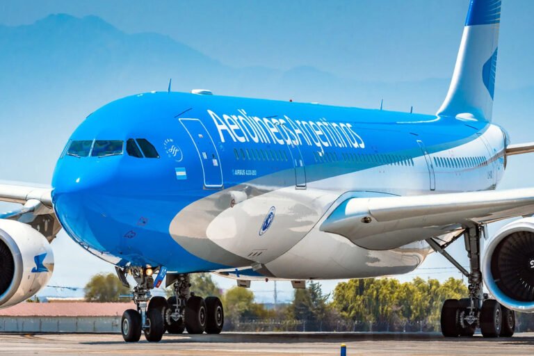Aerolíneas Argentinas, Bariloche, Verano
