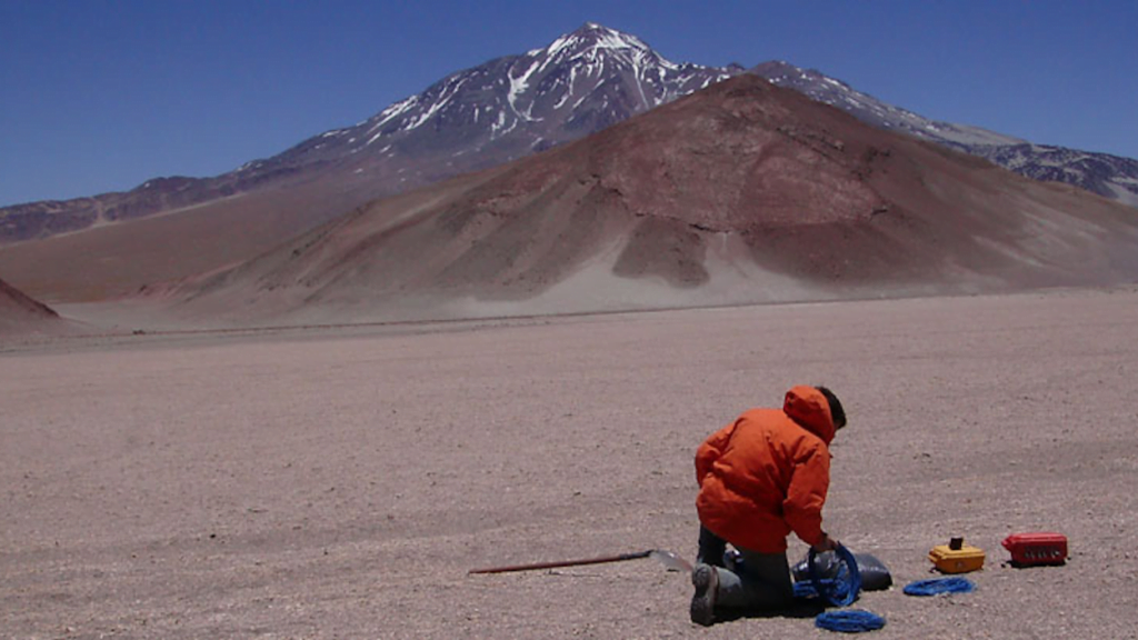 Segemar, Minerales críticos, Investigación