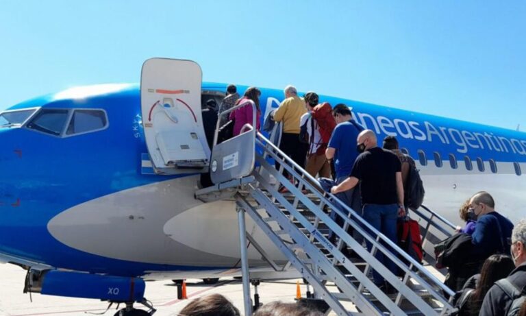 Aerolíneas Argenitnas, Aviones, vuelos
