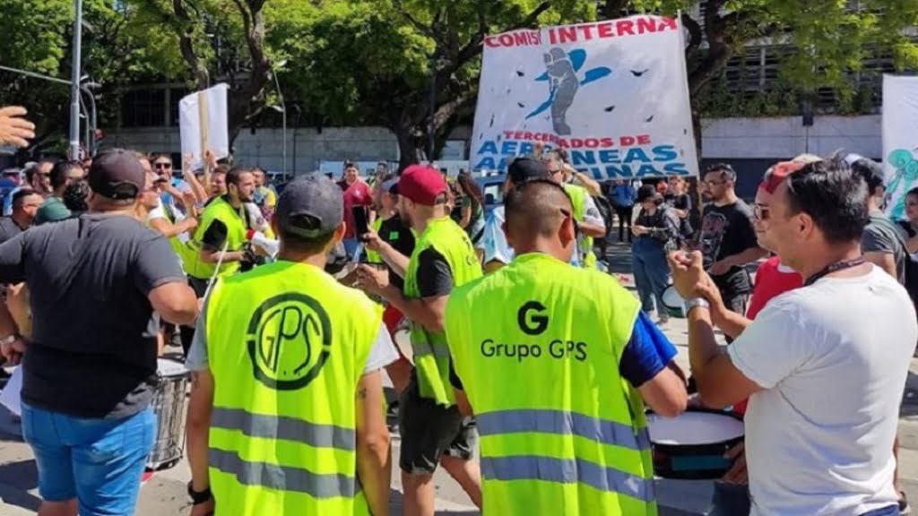 GPS, trabajadores tercerizados, Aeroparque