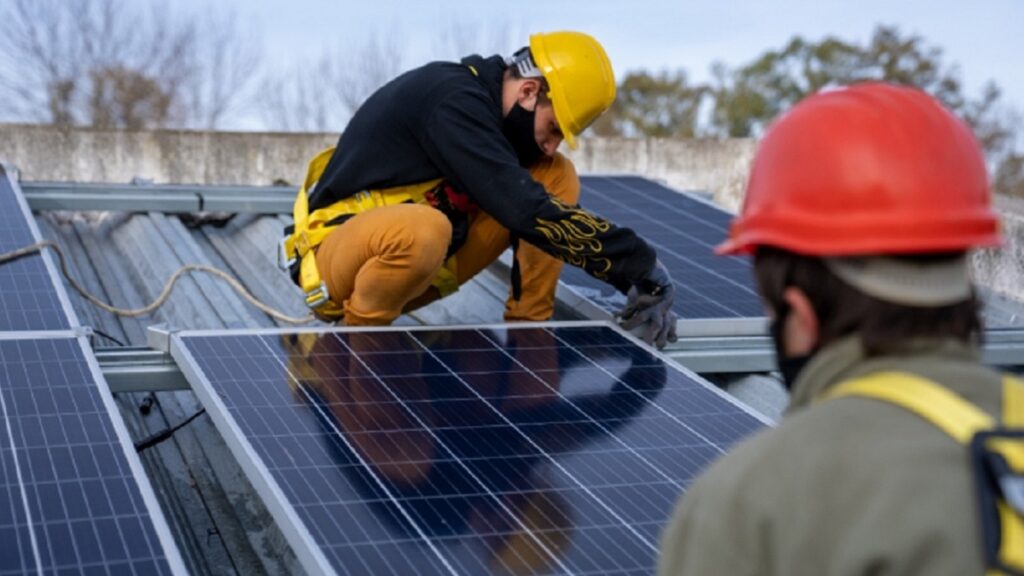 Paneles solares, parques solares, energía solar