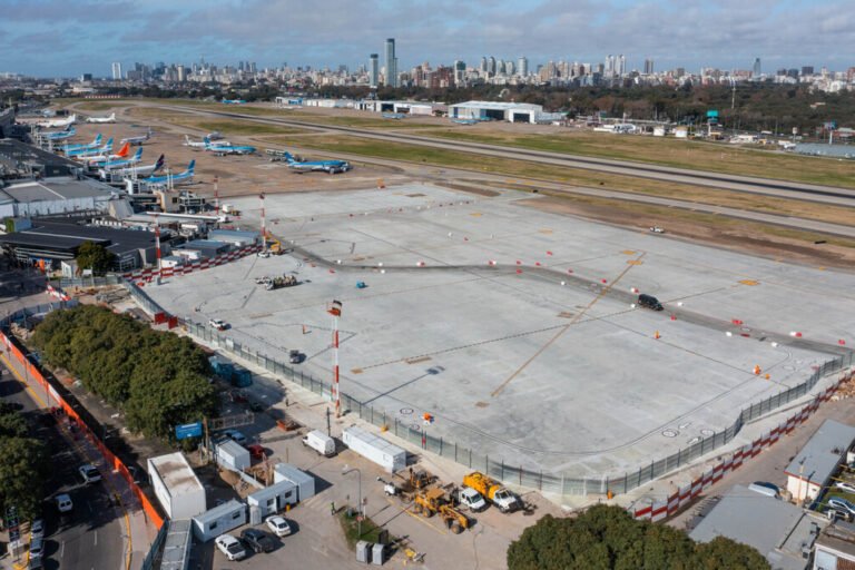 Aeroparque Jorge Newebery, Aviones