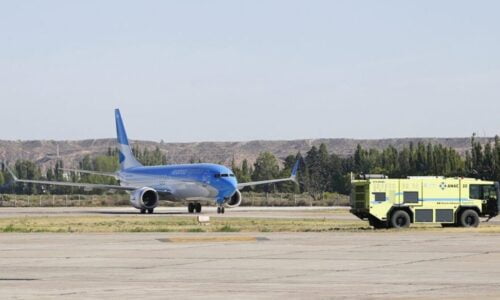 Aerolíneas Argentinas, Rosario, Neuquén