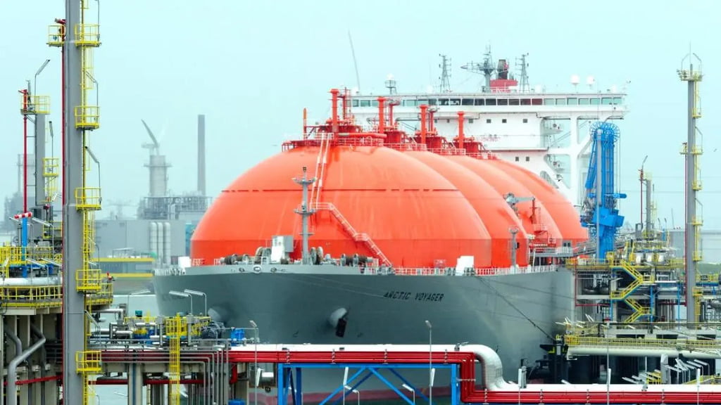 GNL, YPF, Petronas