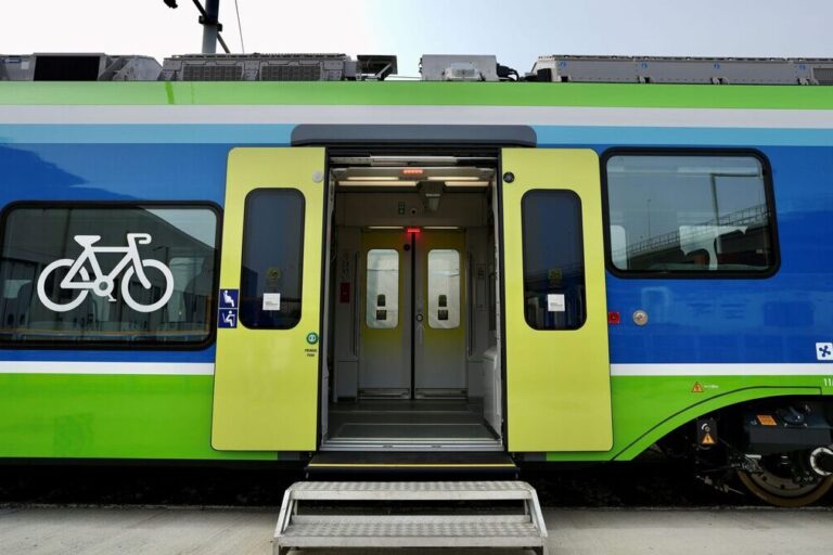 Hidrógeno, Tren, Italia