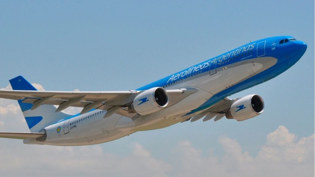 Aerolíneas Argentinas, Transporte aéreo, vuelos