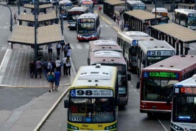 Colectivos, Trenes, Transporte público