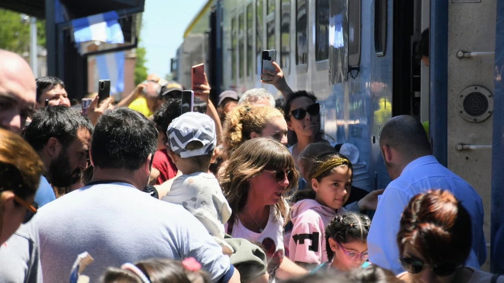 Estación Armstrong, Santa Fe, tren san martin