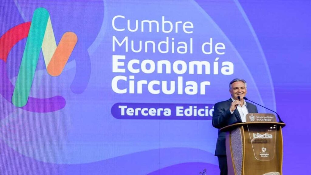 Martín Llaryora, Cumbre Mundial de Economía Circular