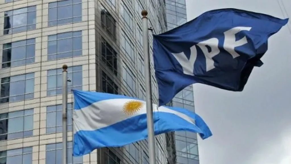 Suben las acciones de YPF