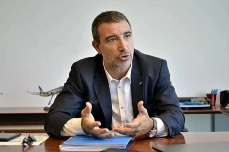 Fabían Lombardo, Aerolíneas Argentinas, Transporte aéreo