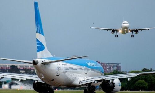 Aerolíneas Argentinas, Aviones, Vuelos