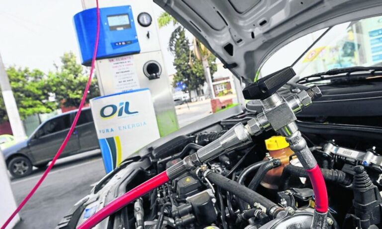 GNC, Estaciones de servicio, Combustibles