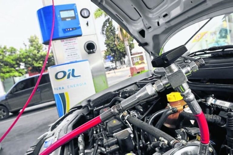 GNC, Estaciones de servicio, Combustibles