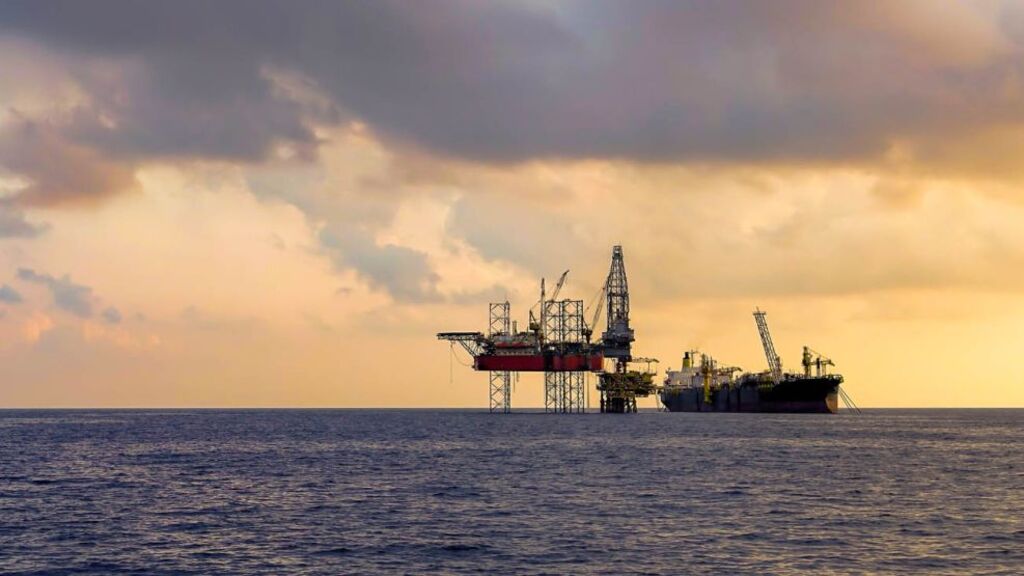 Palermo Aike, Offshore, YPF
