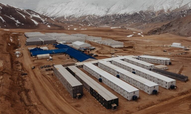 Oro, Plata, Minería