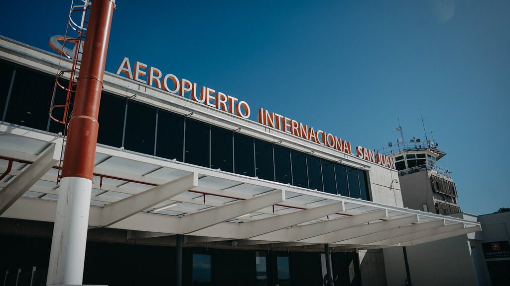 Aeropuerto internacional de San Juan, Córdoba, Aerolíneas Argentinas