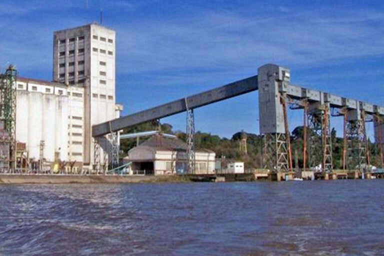 Entre Ríos, Río Paraná, Nodo logístico