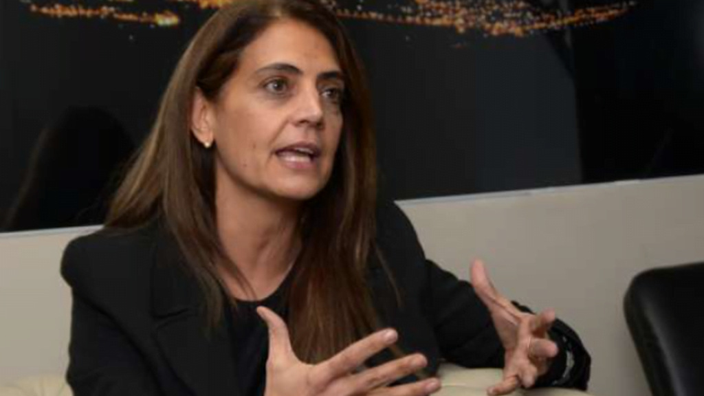 Gabriela Lizana, Tren de pasajeros, Mendoza