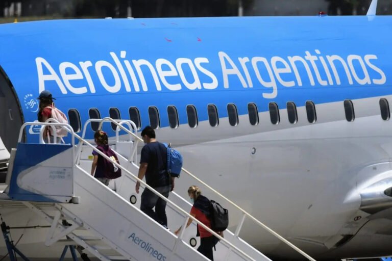 Aerolíneas Argentinas, Vuelos, Semana Santa