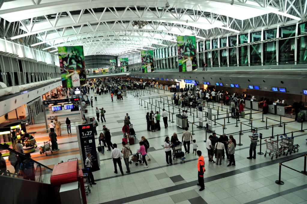 Aeropuerto de Ezeiza, Aeropuertos