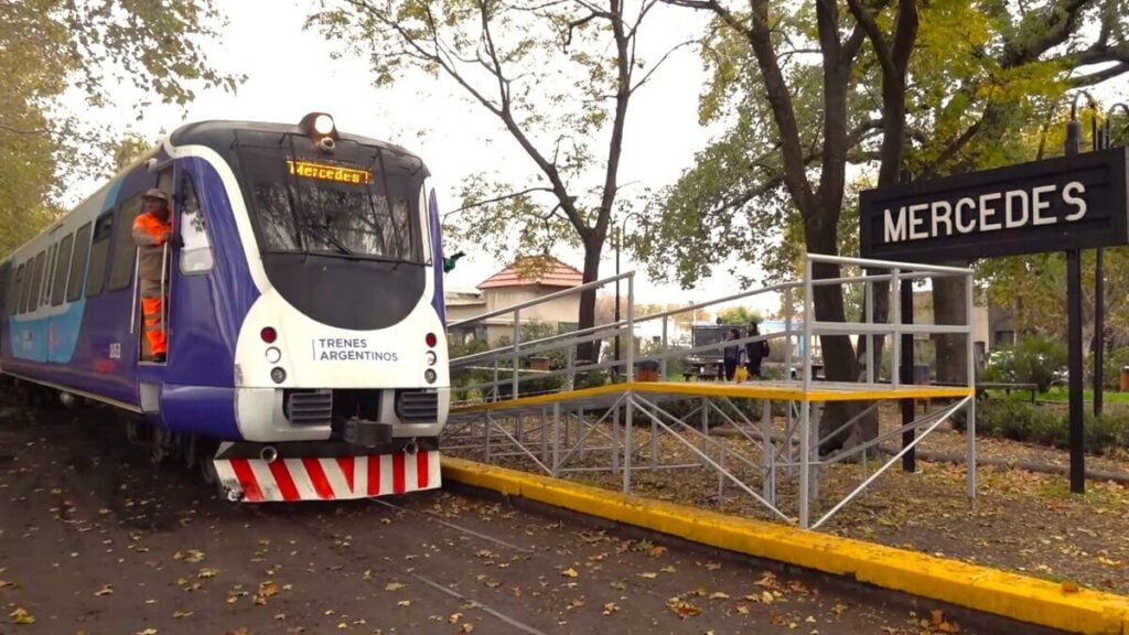 Belgrano Sur, tren turístico Mercedes-Tomás Jofré, Trenes Argentinos, trenes turísticos
