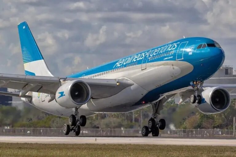 Aerolíneas Argentinas, Vuelos, Transporte Aéreo, Temporada alta, Ezeiza