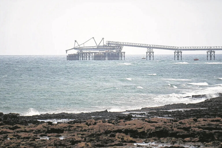 Terminal Flotante, Punta Colorada, Sierra Grande, Rio Negro, Proyecto GNL, Petronas, YPF
