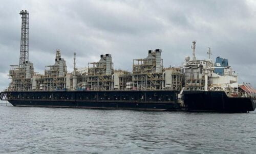 barco GNL PAE Golar