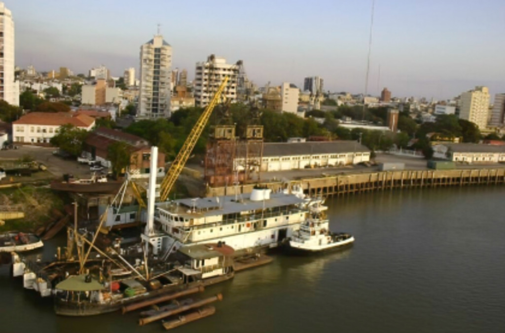 Puerto de Corrientes, barcos, Paraná, Hidrovía