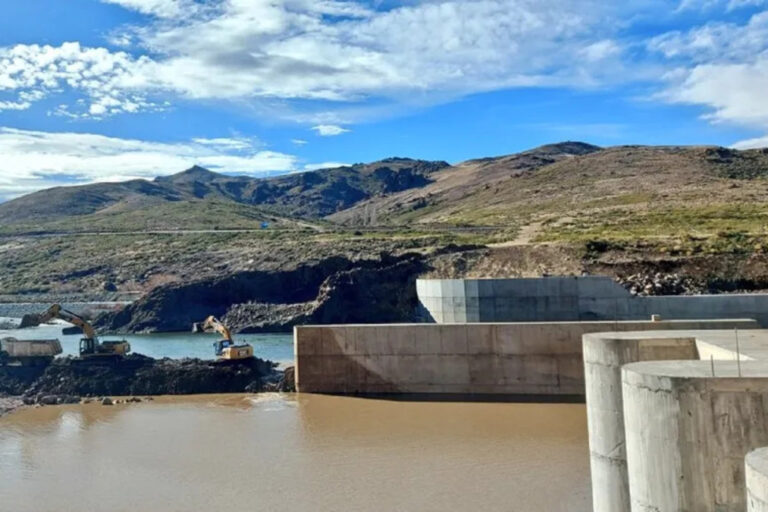 Represa Nahueve Neuquén Hidroeléctricas Energías verdes energías renovables