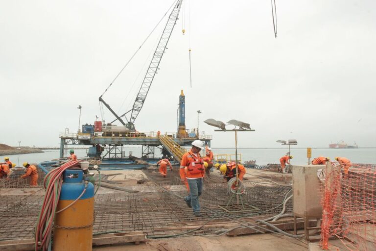Puerto, GNL, YPF, Río Negro