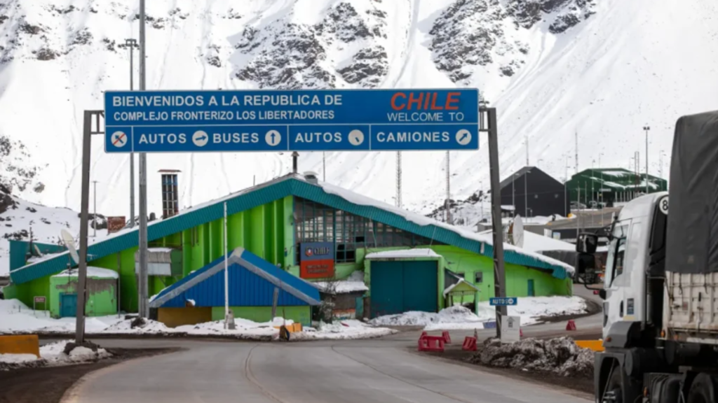 Paso Cristo Redentor, Paso Internacional, Chile, Complejo Los Horcones