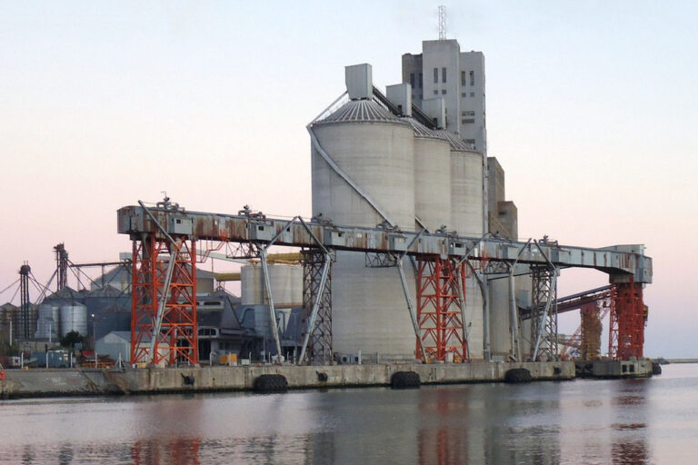 Puerto Quequén, Necochea, Terminal Quequén S.A, Embarques de granos, Licitación