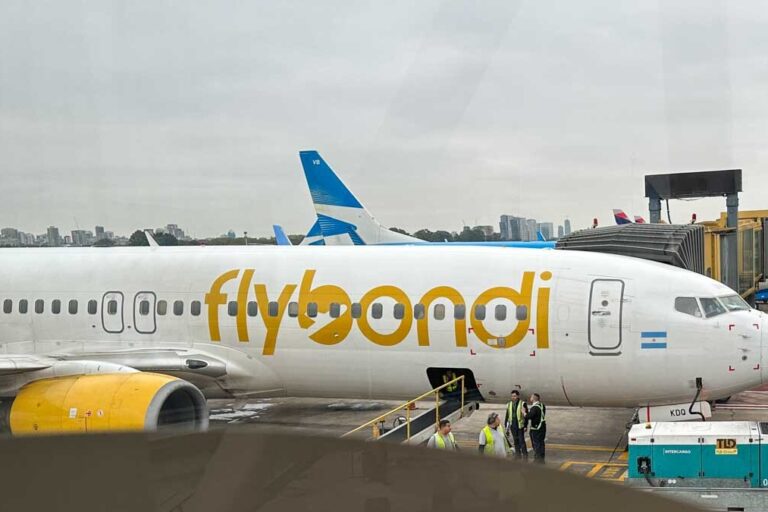 Flybondi, San Juan, Operaciones Internacionales, Aeroparque Jorge Newbery, Brasil
