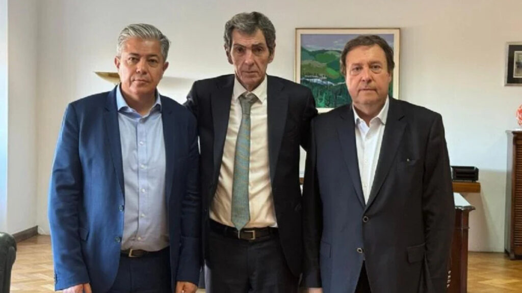 Rolando Figueroa, Eduardo Rodríguez Chirillo y Alberto Weretilneck, Represas del Comahue