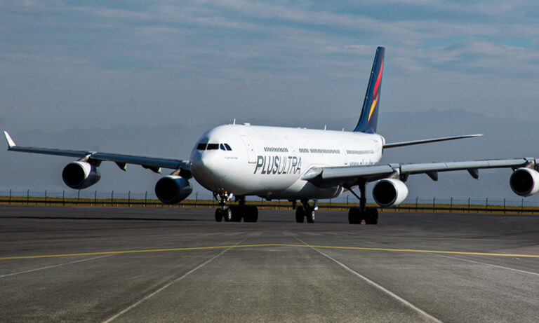 Plus Ultra Líneas Aéras, Vuelos, Madrid, Buenos Aires, Transporte aéreo