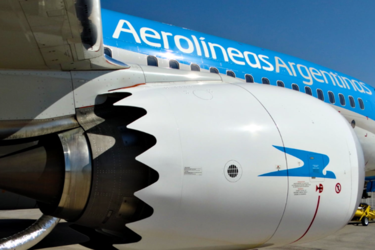 Aerolíneas Argentinas, Conflicto gremial Gremios Aeronáuticos, APLA, AAA