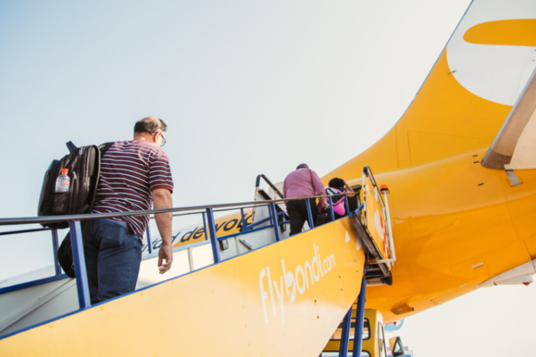 Flybondi, Aerolíneas Argentinas, Low Cost, Golden Ticket, Promociones Aéreas, Cuotas sin interés