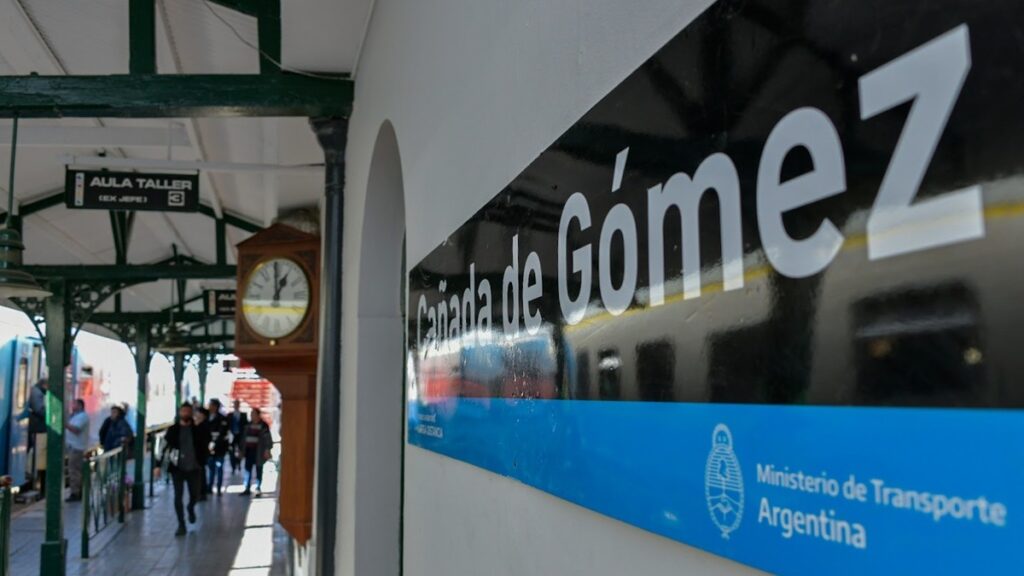 Tren Rosario-Cañada de Gómez, Trenes Argentinos, trenes regionales
